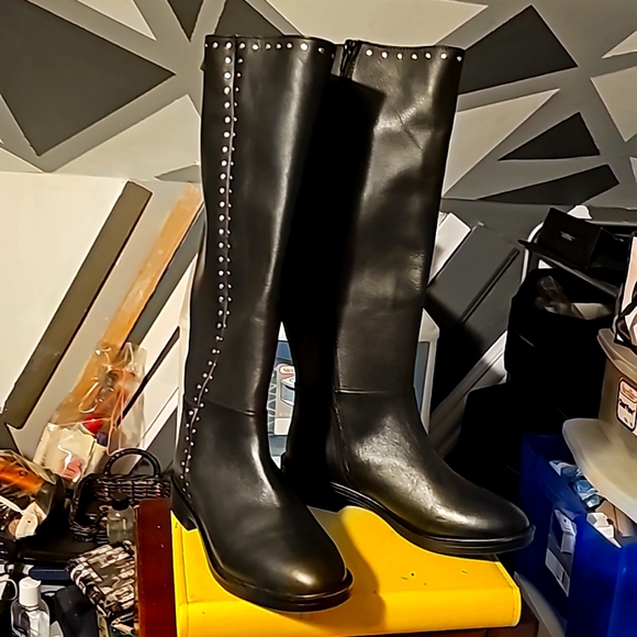 New Via Roma Designer Boots, Sz 8.5, Black, Side Studs, Genuine Leather, Side Zi - Picture 1 of 13